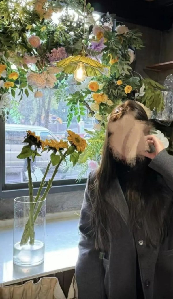易倍策略 大一女生输头孢过敏, 呼救医护未果自行拔针仍不幸身亡, 多方回应