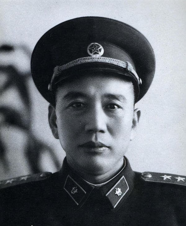 伍洲配资 72年邓小平女儿去江西探亲，途经北京时，被同学告知：王震要见你